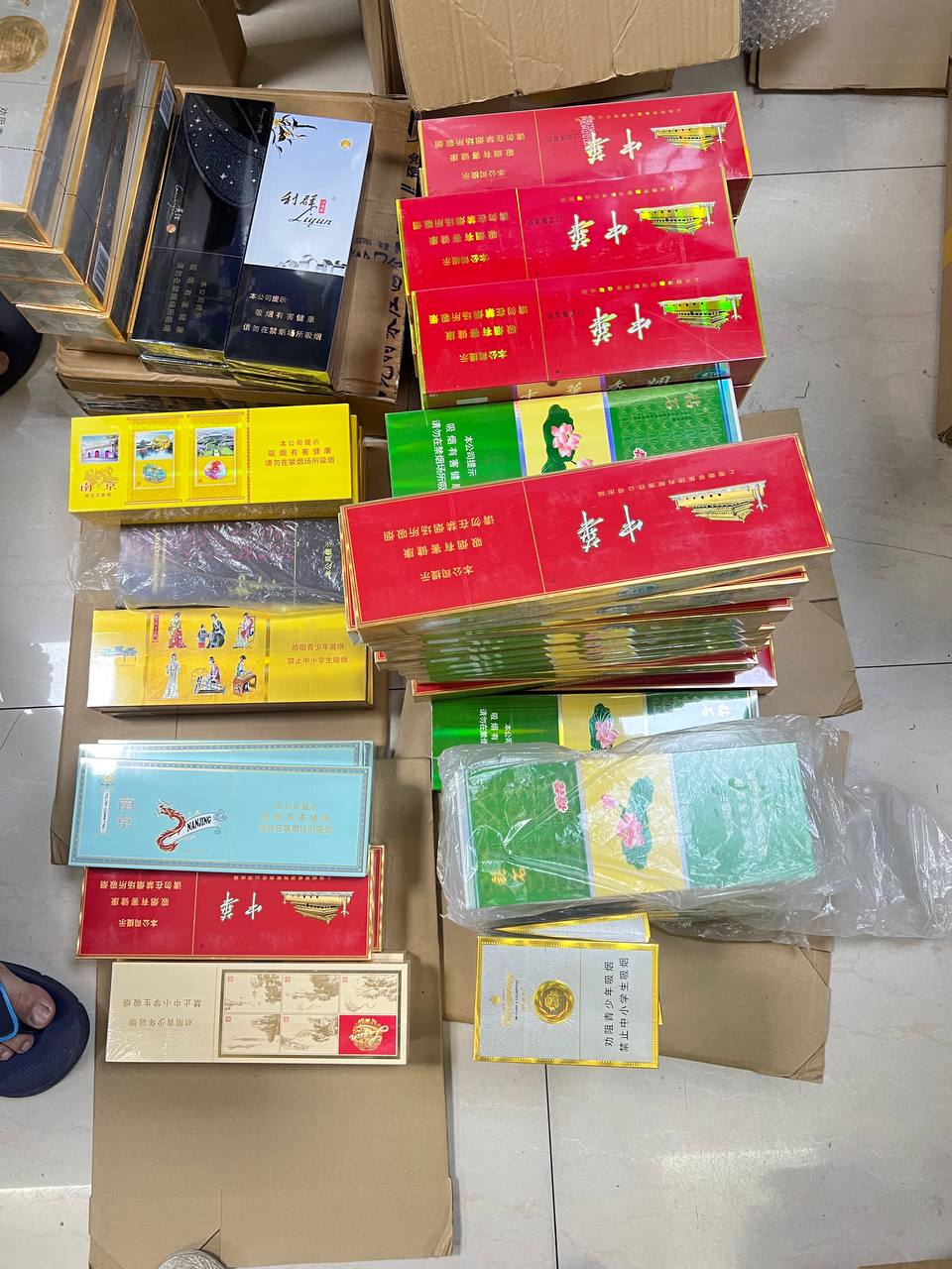 被老师摁着强进了她的身体メイリン モデルコレクショ...